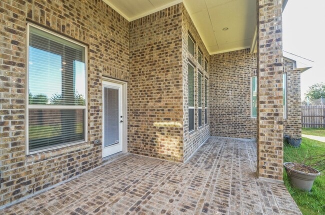 Building Photo - 28723 Primrose Bluff Dr