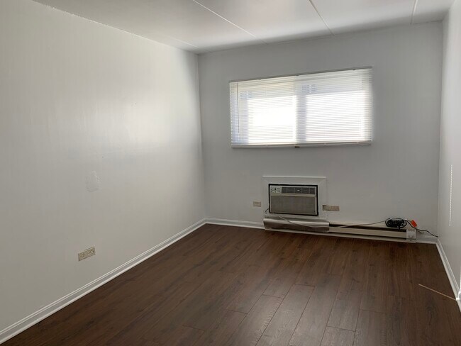 Building Photo - 7443 Washington St