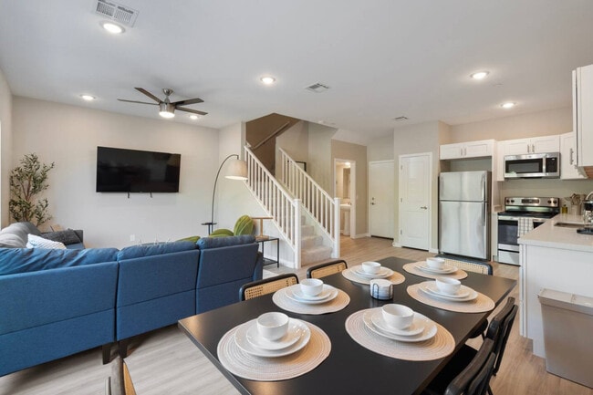 Building Photo - 16601 N Parkview Pl