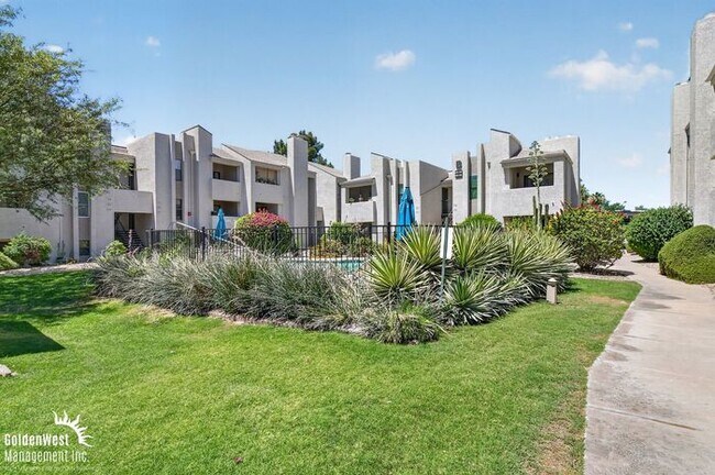 Building Photo - Bright and Modern 1Bdm 1Ba Condo Near Downtown Scottsdale!