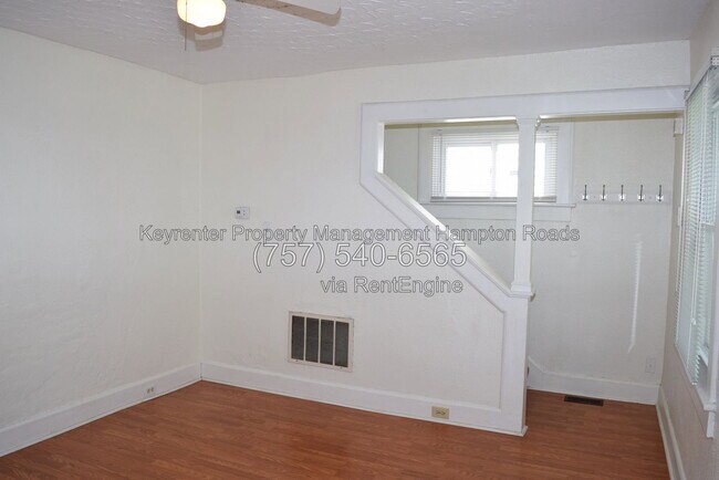Building Photo - 857 W 41st St