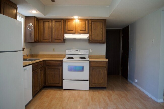 Building Photo - Affordable 3 Bedroom Duplex, SW Columbia!