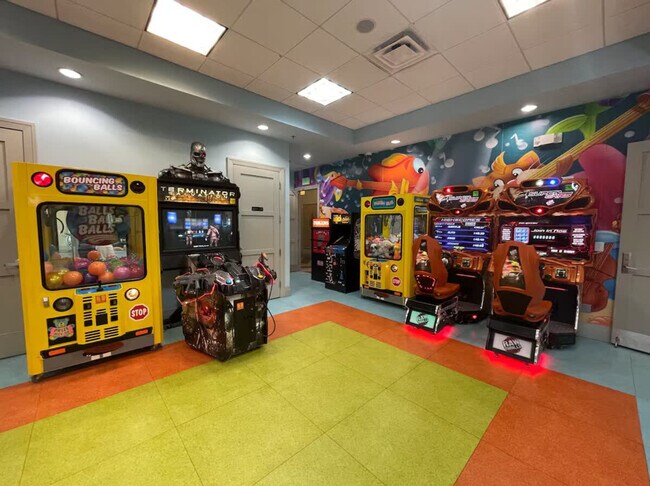 Building Photo - 9016 Sommerset Hills Dr