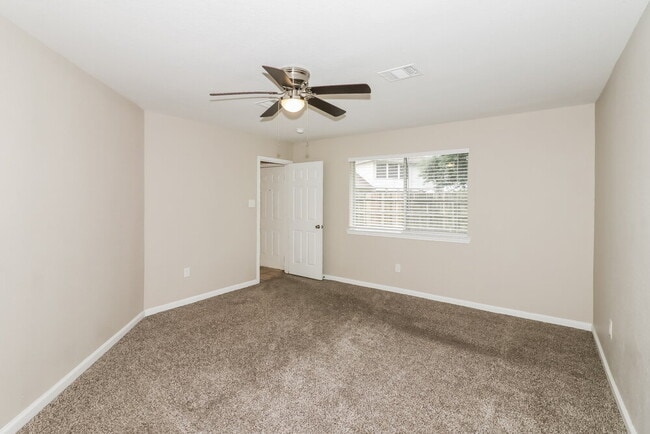 Building Photo - 2631 Dawn Star Dr