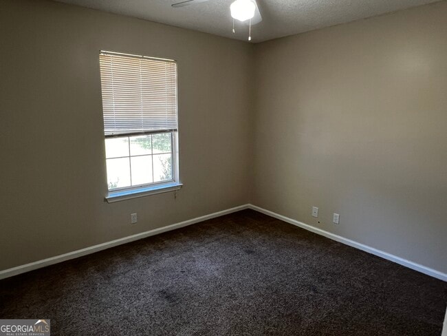 Building Photo - 105 Baytree Ct