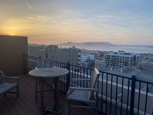 Roof deck view - 2040 Franklin St