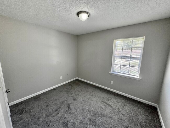 Building Photo - 5378 Beaverton Cove