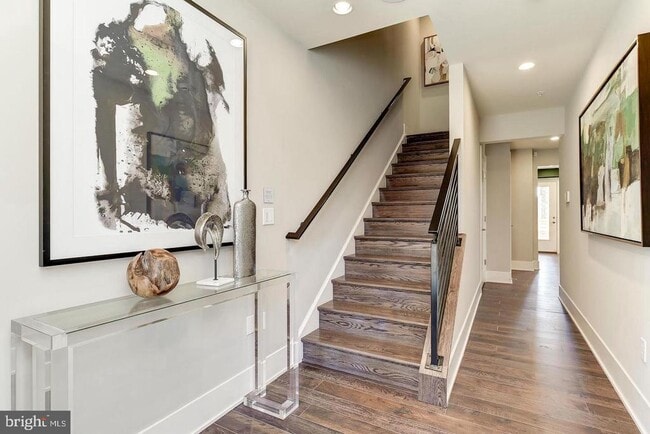 Building Photo - 5318 Merriam St