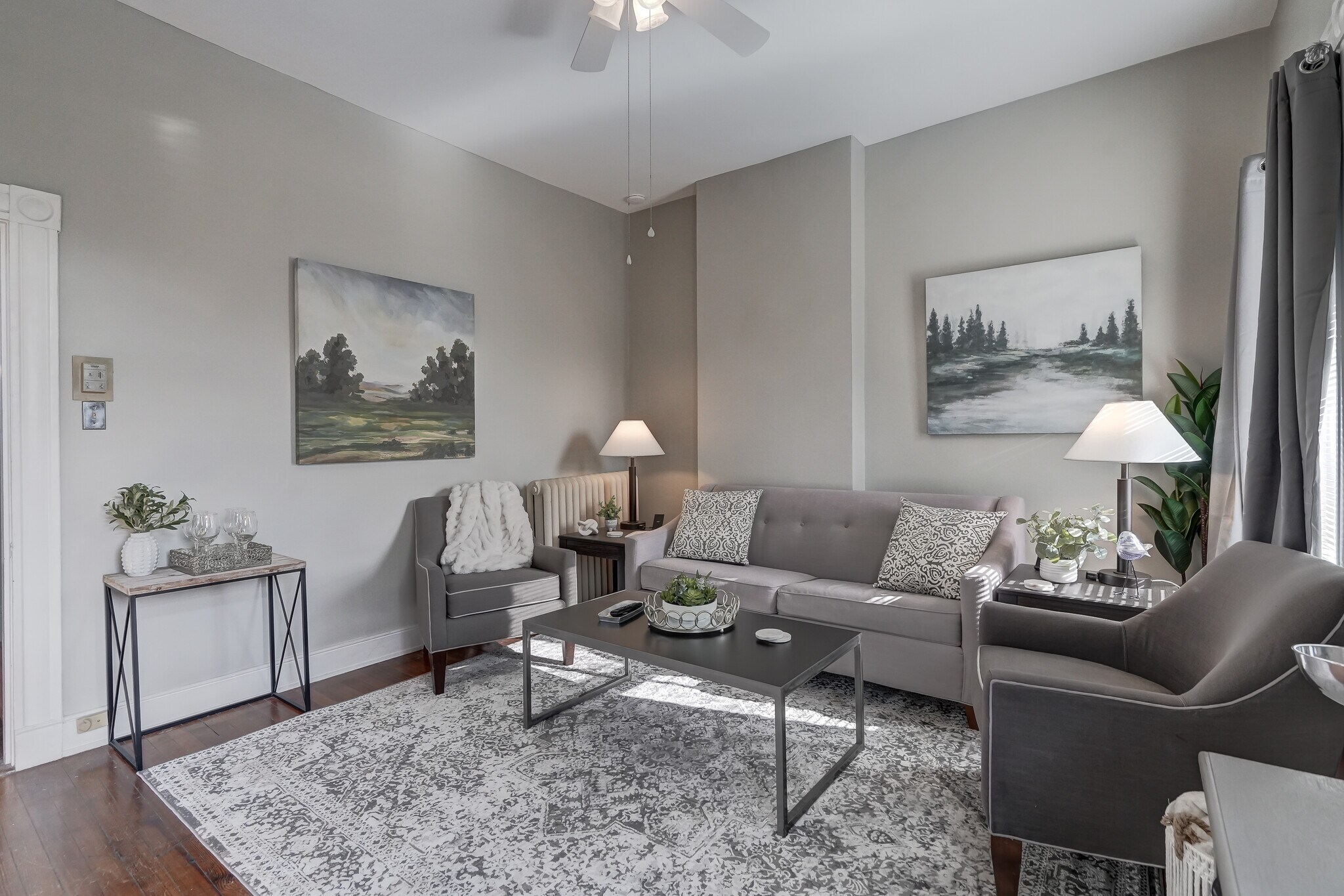 Den - 1913 Hanover Ave