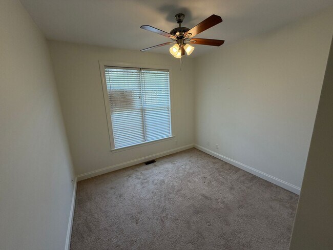 Building Photo - Spacious 3 Bed, 2 Bath Home in Graham, NC - Available for Rent!