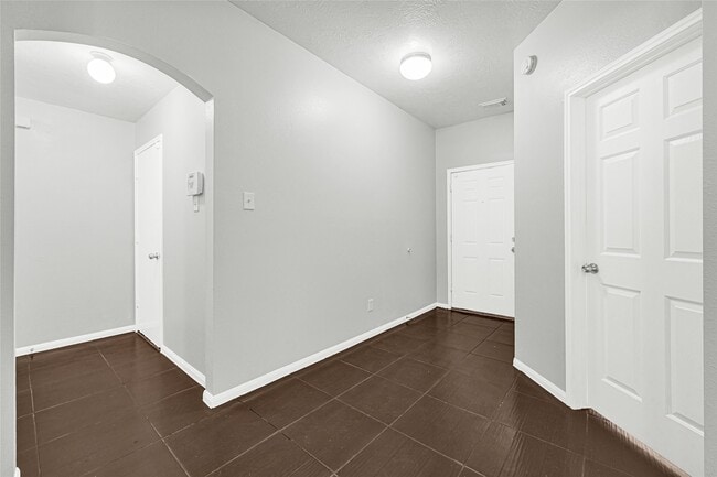 Building Photo - 1831 Mickle Creek Dr