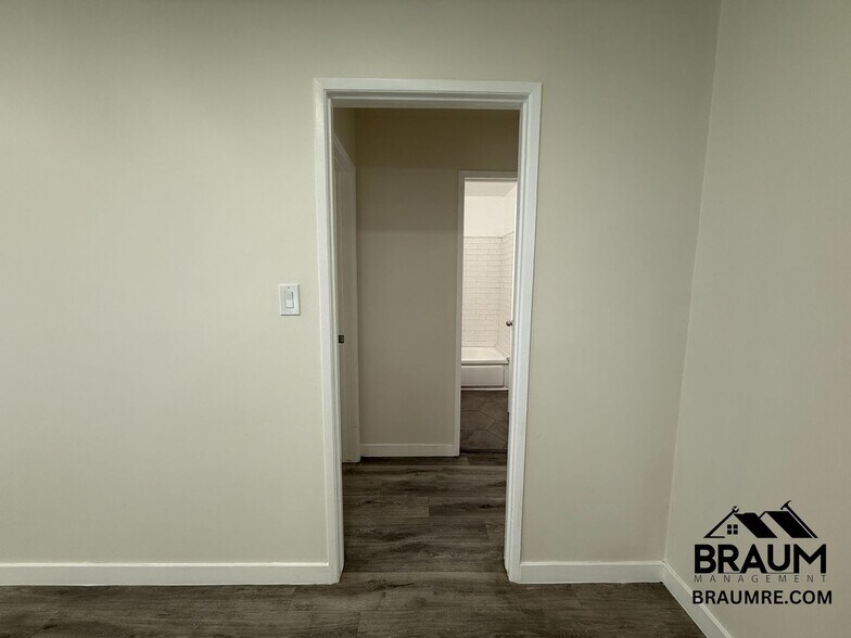 Building Photo - 5611 Fulcher Ave