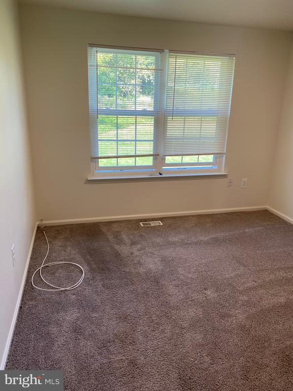 Building Photo - 1811 Hennessy Dr