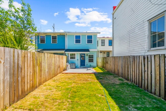 Building Photo - 24 Blake St