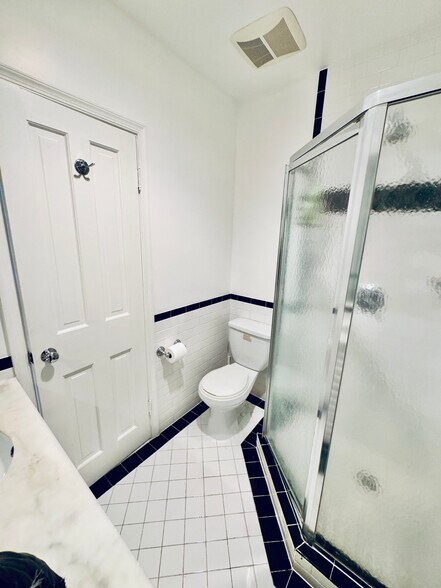 Building Photo - 1418 T St NW