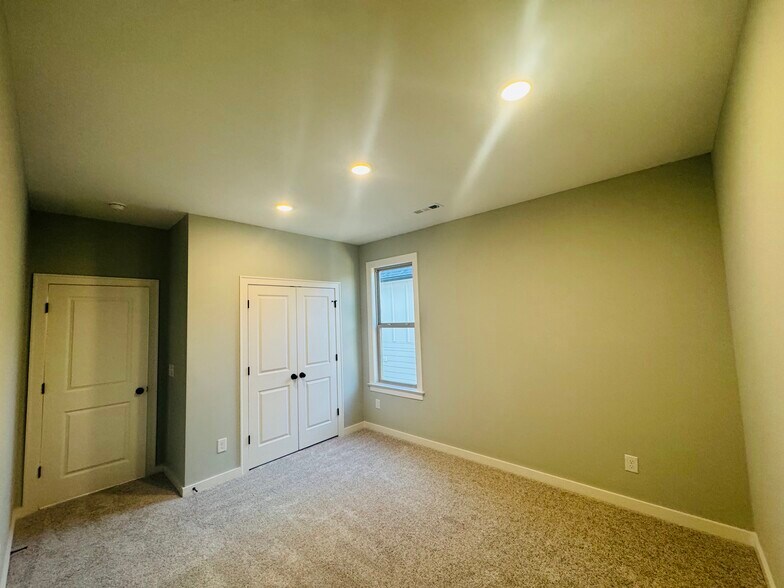 Building Photo - 8089 Atlee Ct