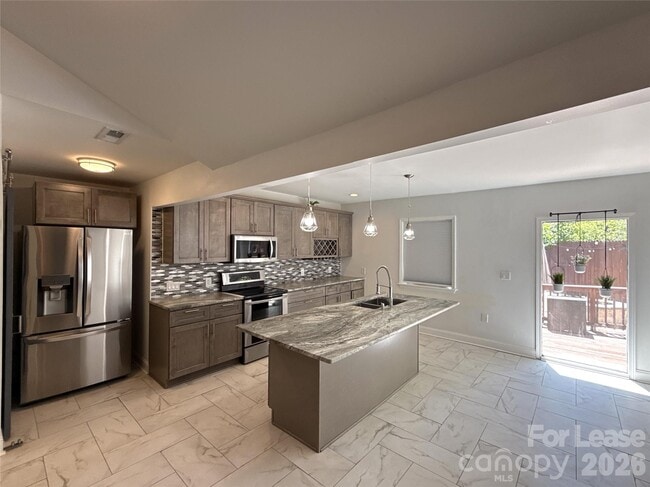 Building Photo - 6814 Pence Rd