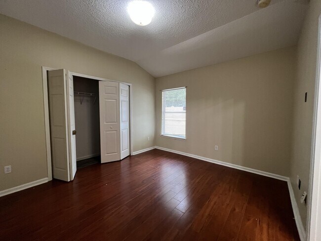 Building Photo - 3466 Laurel Leaf Dr