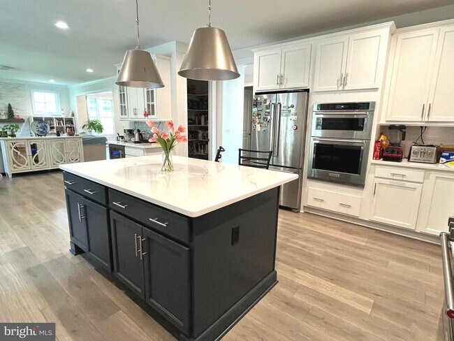 Building Photo - 6626 Moly Dr
