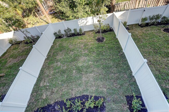 Building Photo - Frederick Isles Townhomes - Delray Beach