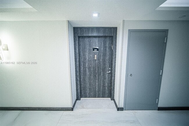 Building Photo - 16445 Collins Ave