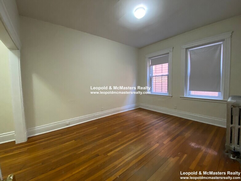 Building Photo - 33 Walbridge St