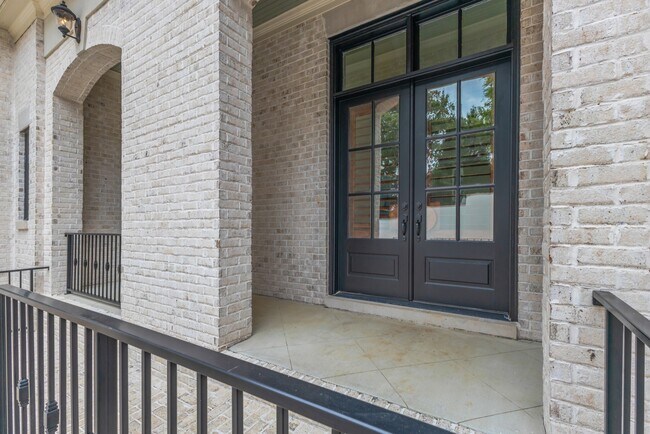 Building Photo - 5014 Mountview Pl