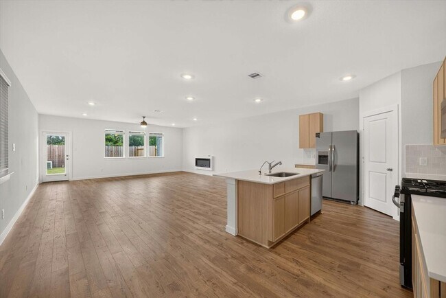 Building Photo - 28126 Meadowlark Sky Dr
