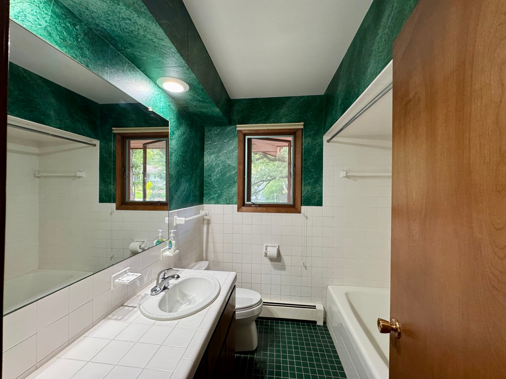 Full bath - 4007 Grimes Ave S