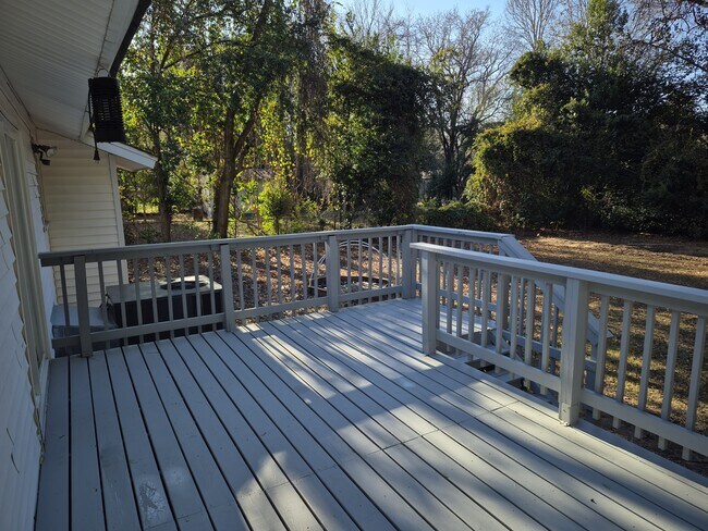 Building Photo - 1120 Wellons Dr