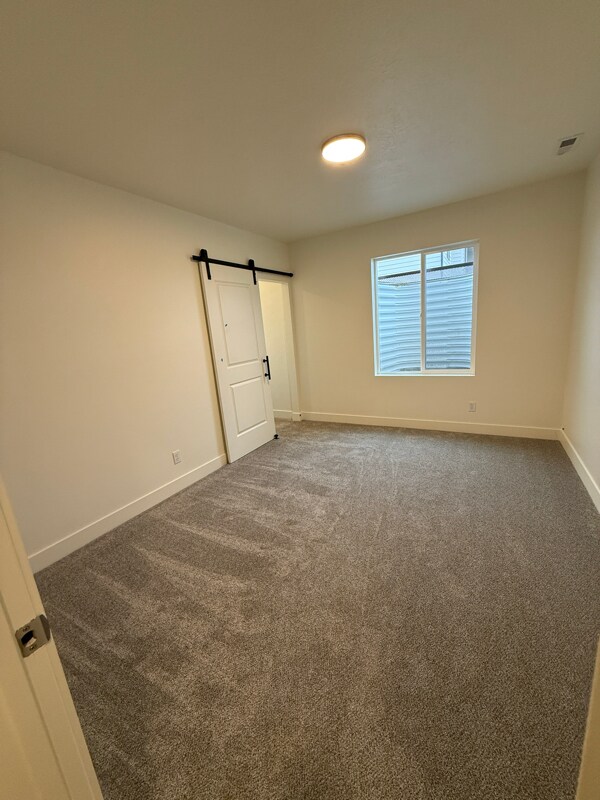 Building Photo - 245 N Center St