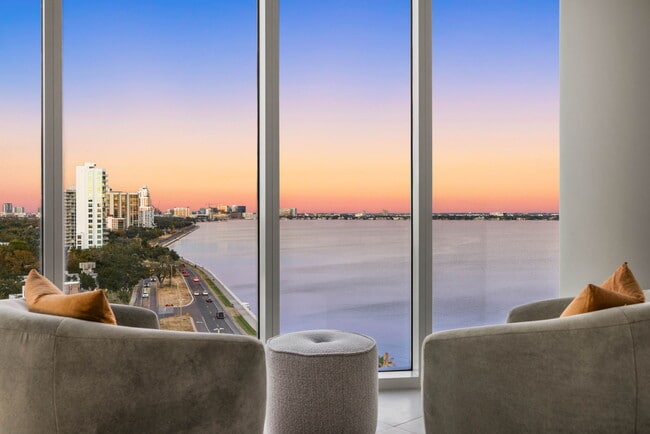 Building Photo - 2900 W Bay to Bay Blvd