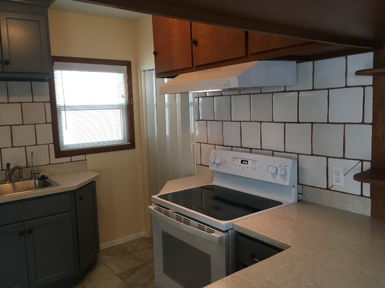 Building Photo - 424 28th St