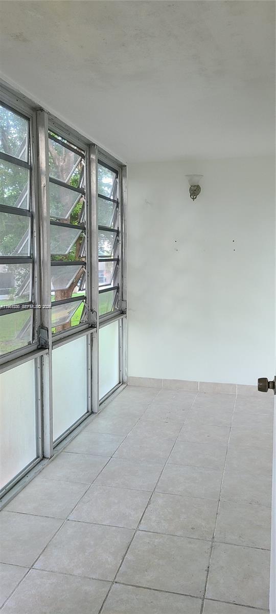 Building Photo - 1540 NE 191st St