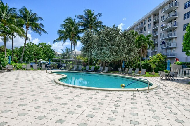 Building Photo - 2851 S Ocean Blvd
