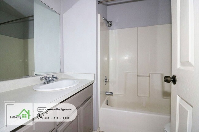 Building Photo - 727 Flower Ash Ln