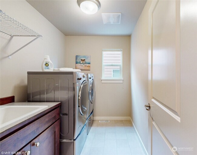 Building Photo - 13101 NE 84th St