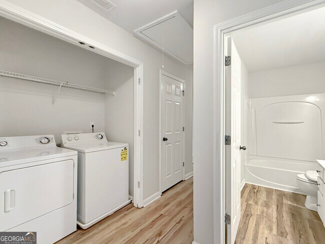 Building Photo - 1645 Southgate Mill Dr