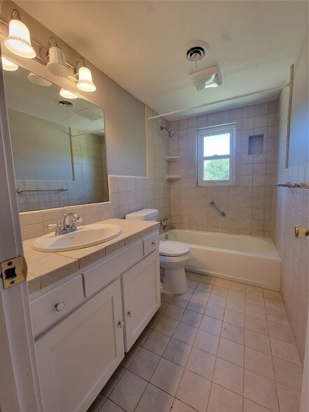 Building Photo - 312 Cotillion Rd