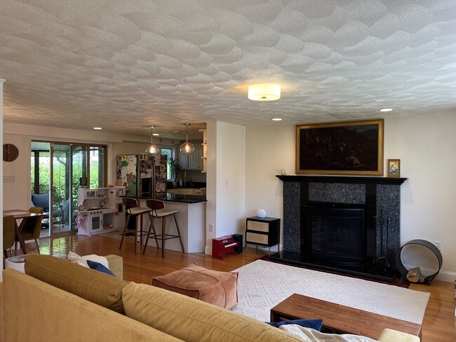 Building Photo - 11 Garrison Rd