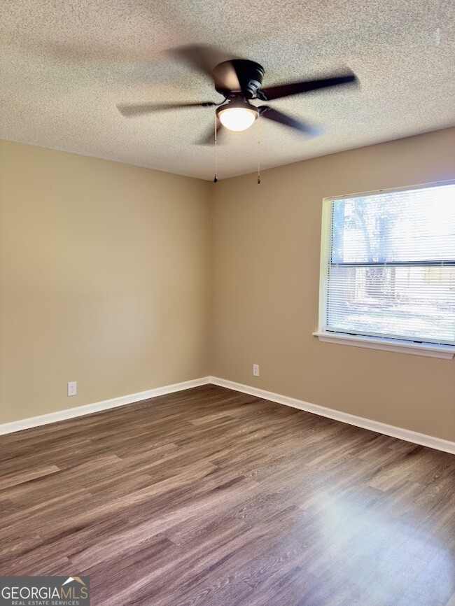 Building Photo - 114 Dogwood Cir