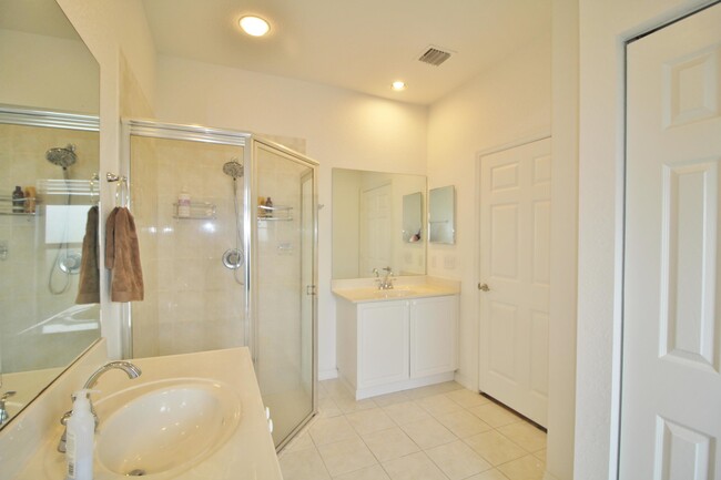 Building Photo - 1812 Sandhill Crane Dr