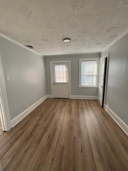 Building Photo - 5538 Montgomery Rd