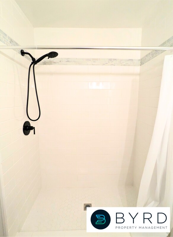 Building Photo - 5006 Glen Tara Dr