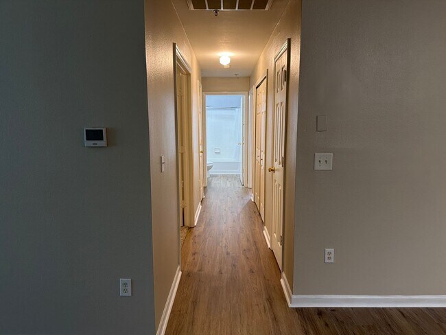Building Photo - Three Bedroom Updated First Floor Condo at The Legends