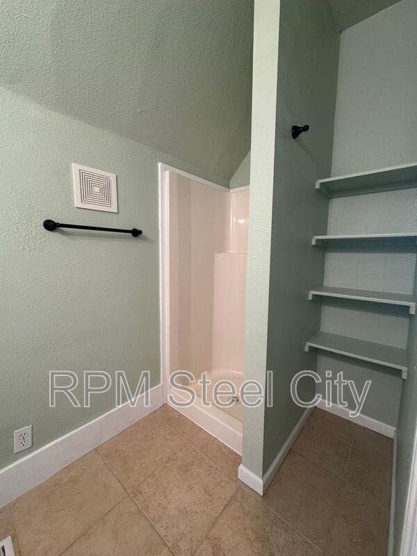 Building Photo - 908 Spruce St