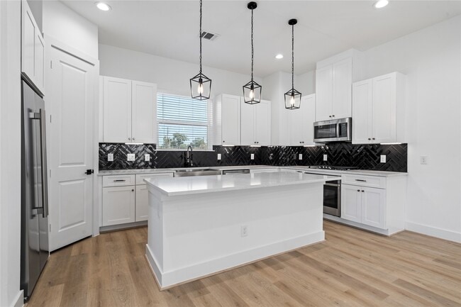 Building Photo - 4039 Buck St