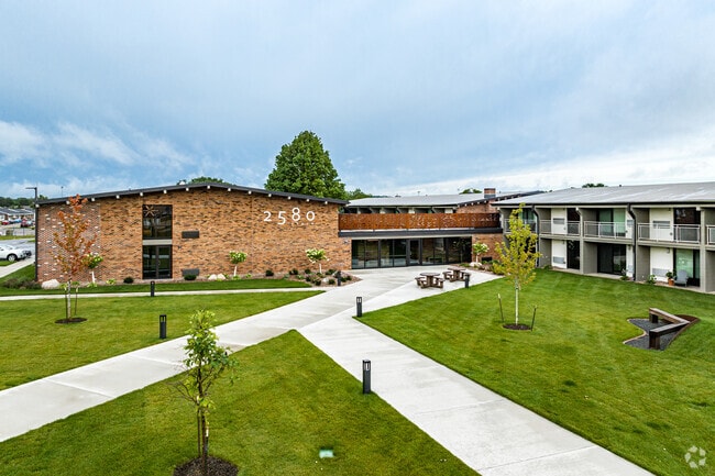 Building Photo - The Howard Apartments