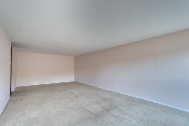 Building Photo - 2817 Jermantown Rd