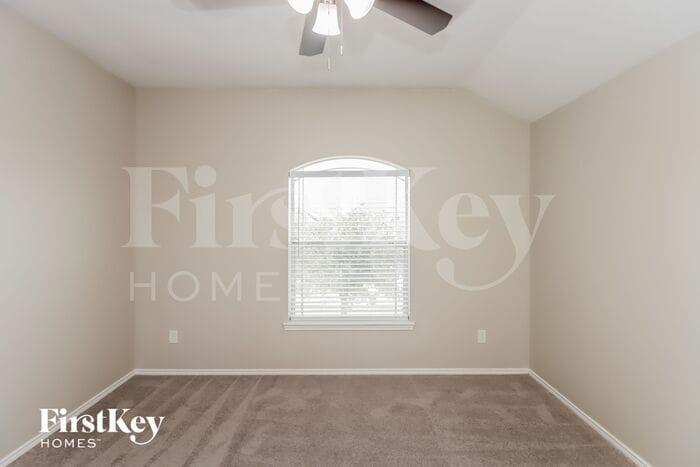 Building Photo - 230 Silver Ripple Dr